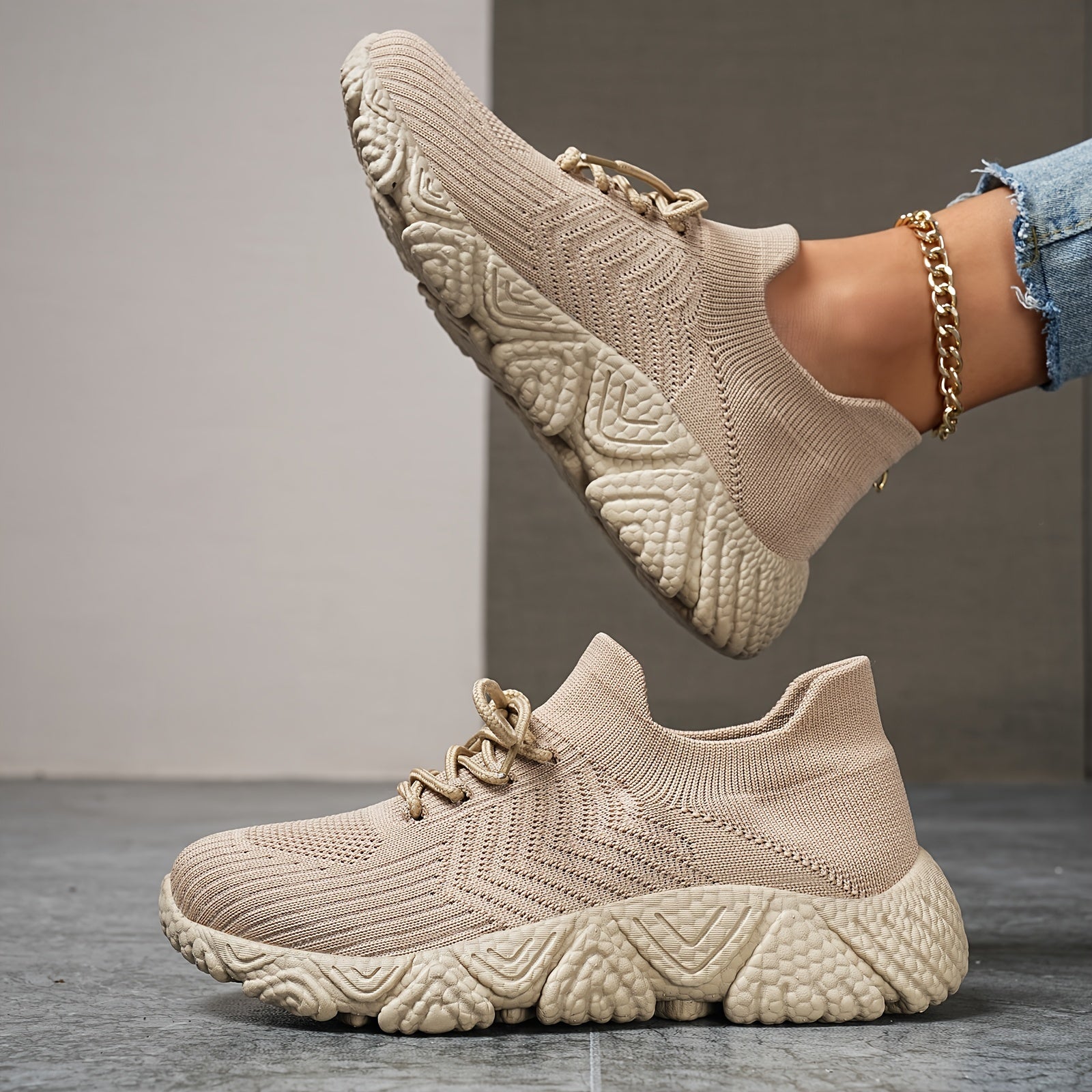 Valenzora | Atmungsaktive Low-Top-Sneakers in Unifarbe