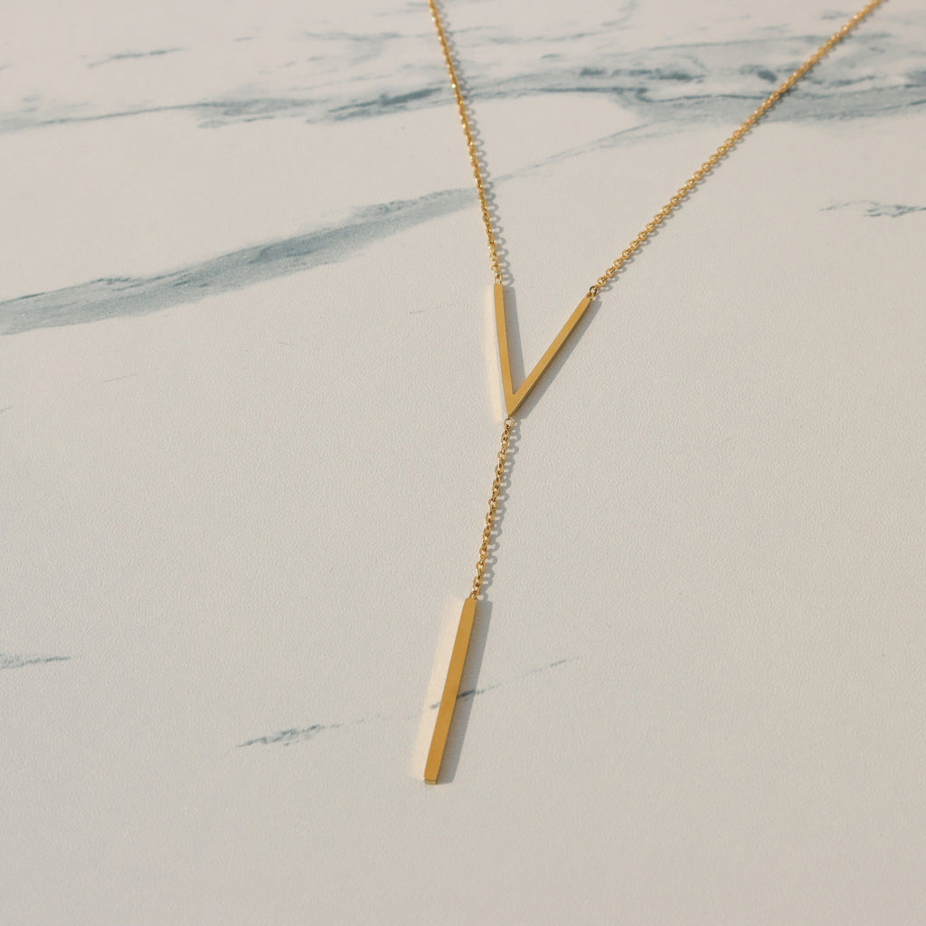 Valenzora | V-shaped gold necklace