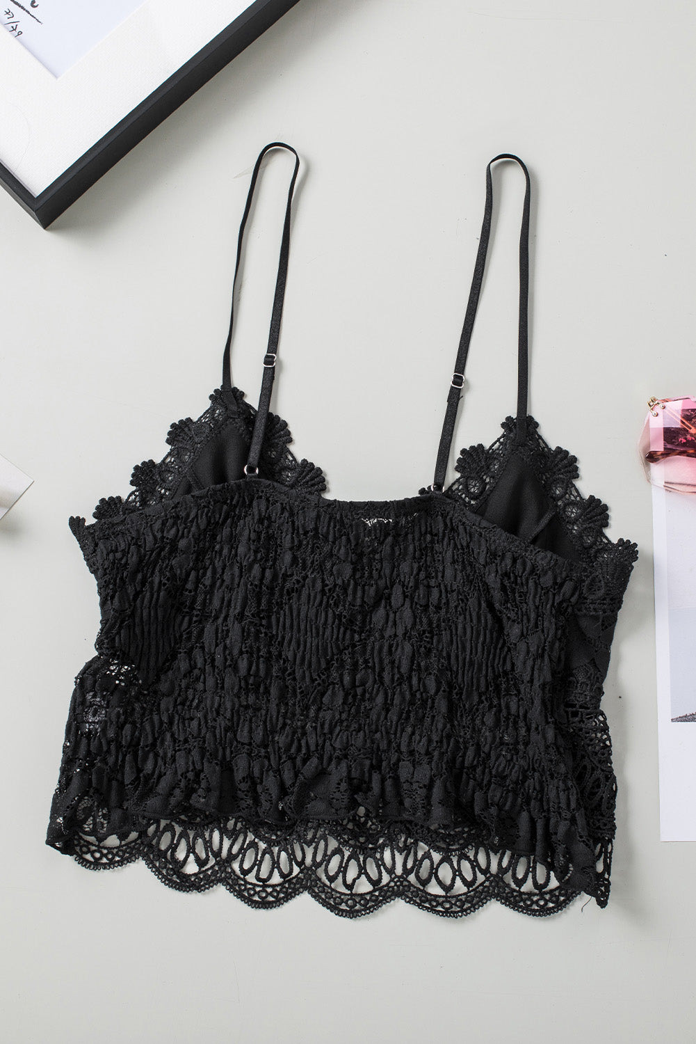 Valenzora | Crop-Top aus Spitze mit V-Ausschnitt