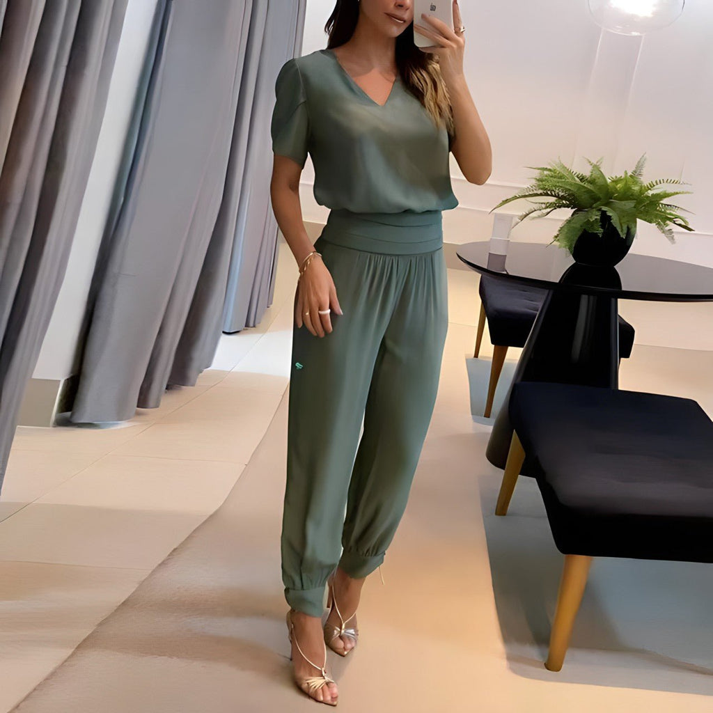 Trendiges Set aus Bluse und Hose
