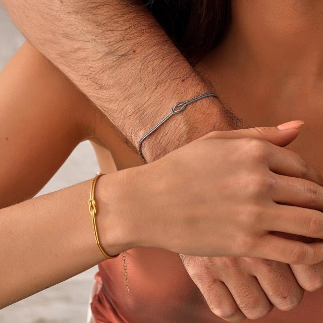 Valenzora | Elegant Love Knot Bracelet for Women