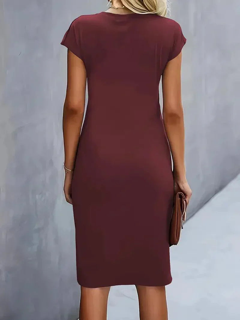 Valenzora | Stylish slim dress with round neckline