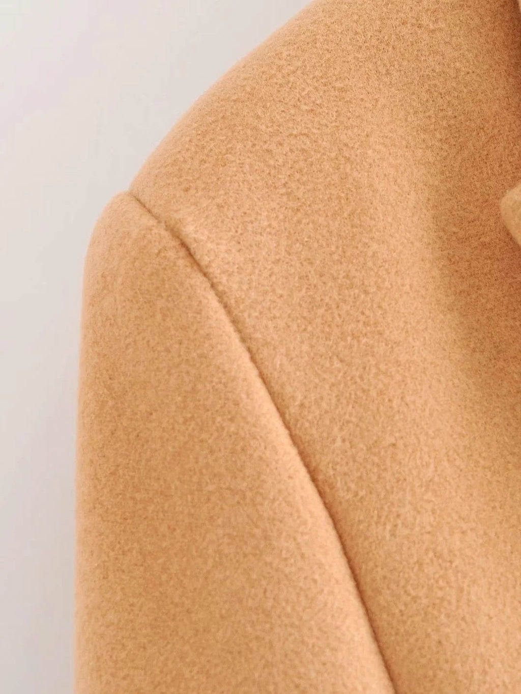 Valenzora | Zweireihige Jacke mit Kapuze