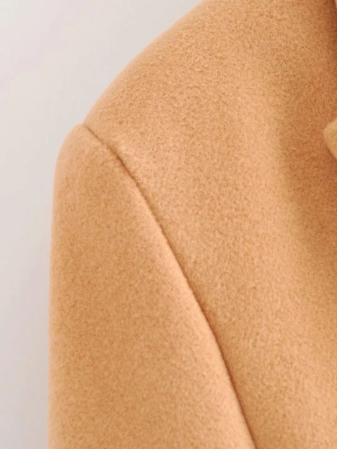 Valenzora | Zweireihige Jacke mit Kapuze