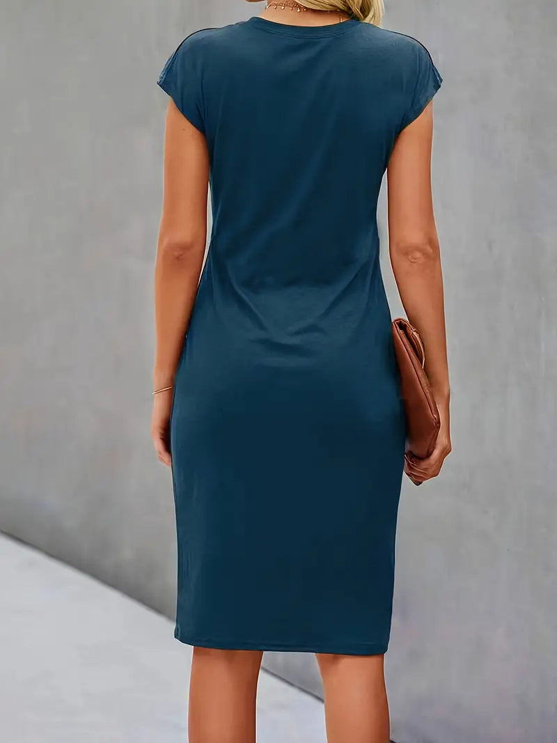 Valenzora | Stilvolles, figurbetontes Kleid mit Rundhalsausschnitt