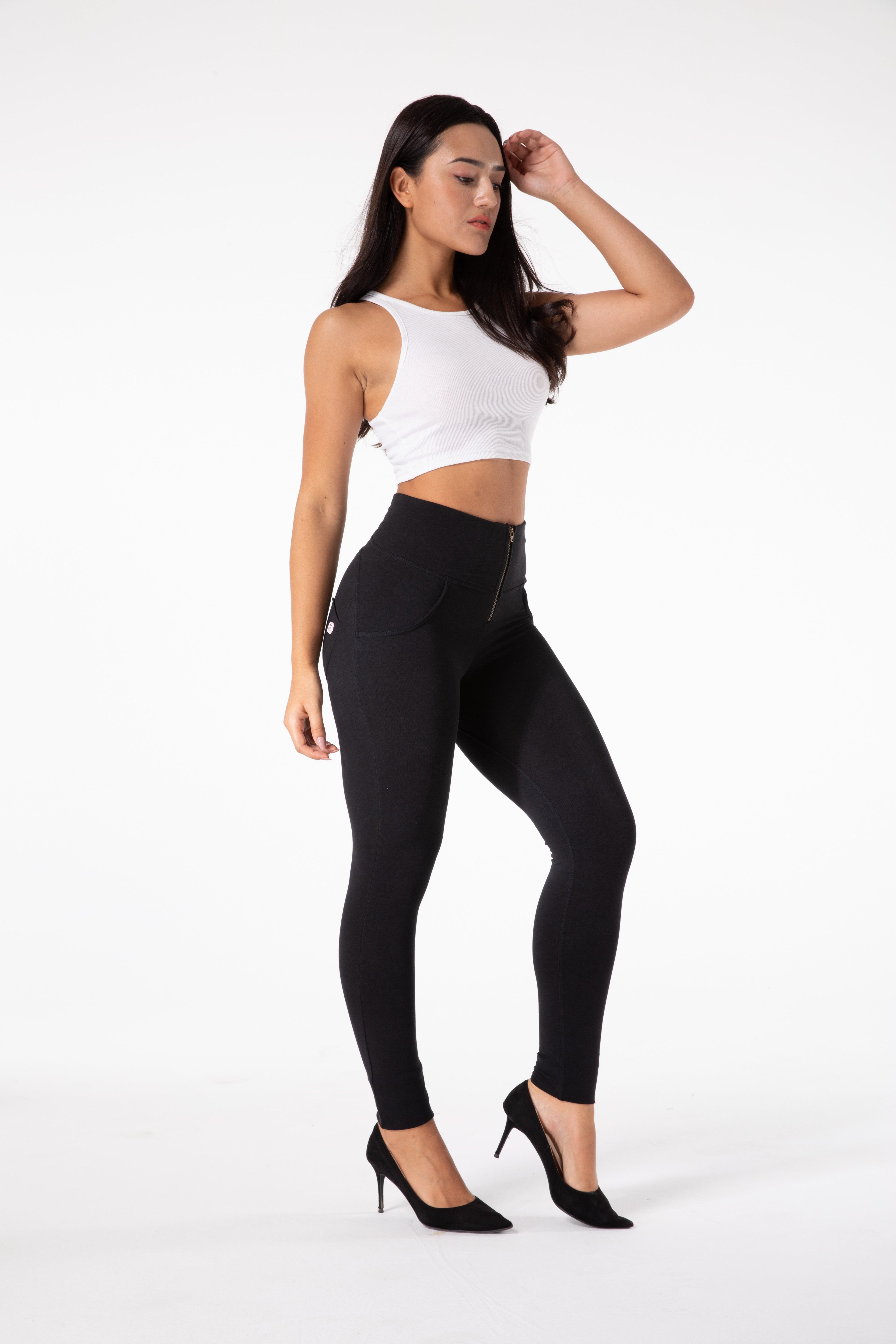 Valenzora | Eng anliegende schwarze Leggings mit hoher Taille