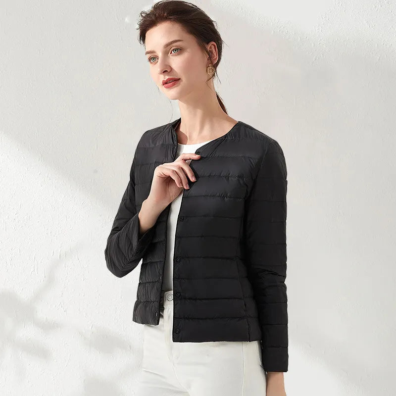 Valenzora | Lightweight, collarless and figure-hugging quilted jacket for women