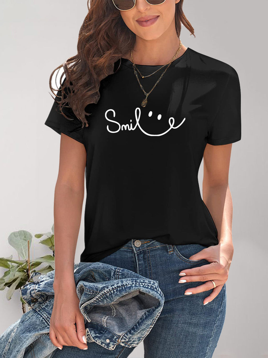 Valenzora | Smile Crew Neck Short Sleeve T-Shirt