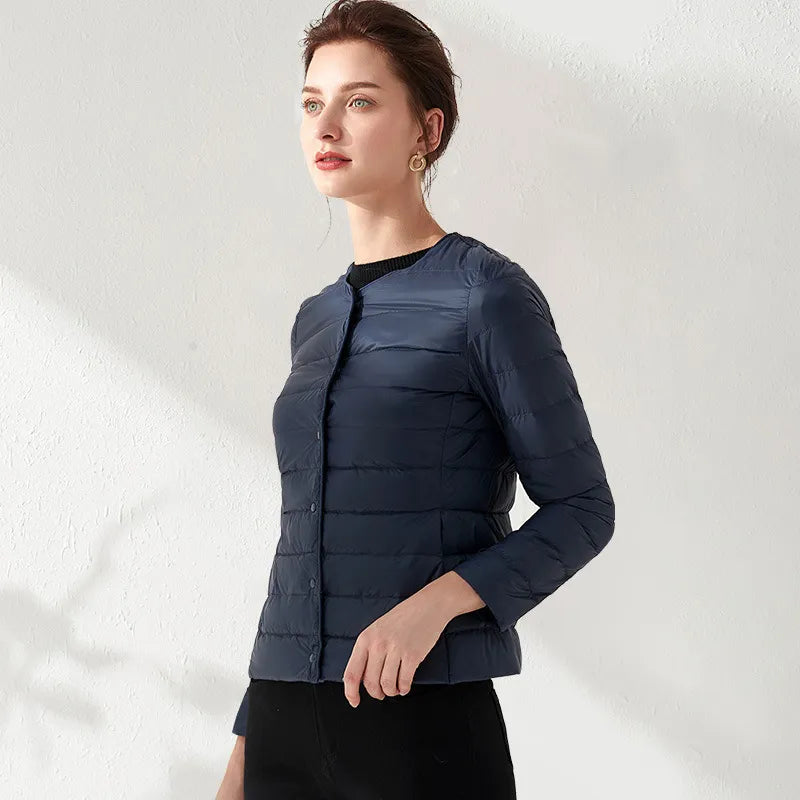 Valenzora | Lightweight, collarless and figure-hugging quilted jacket for women