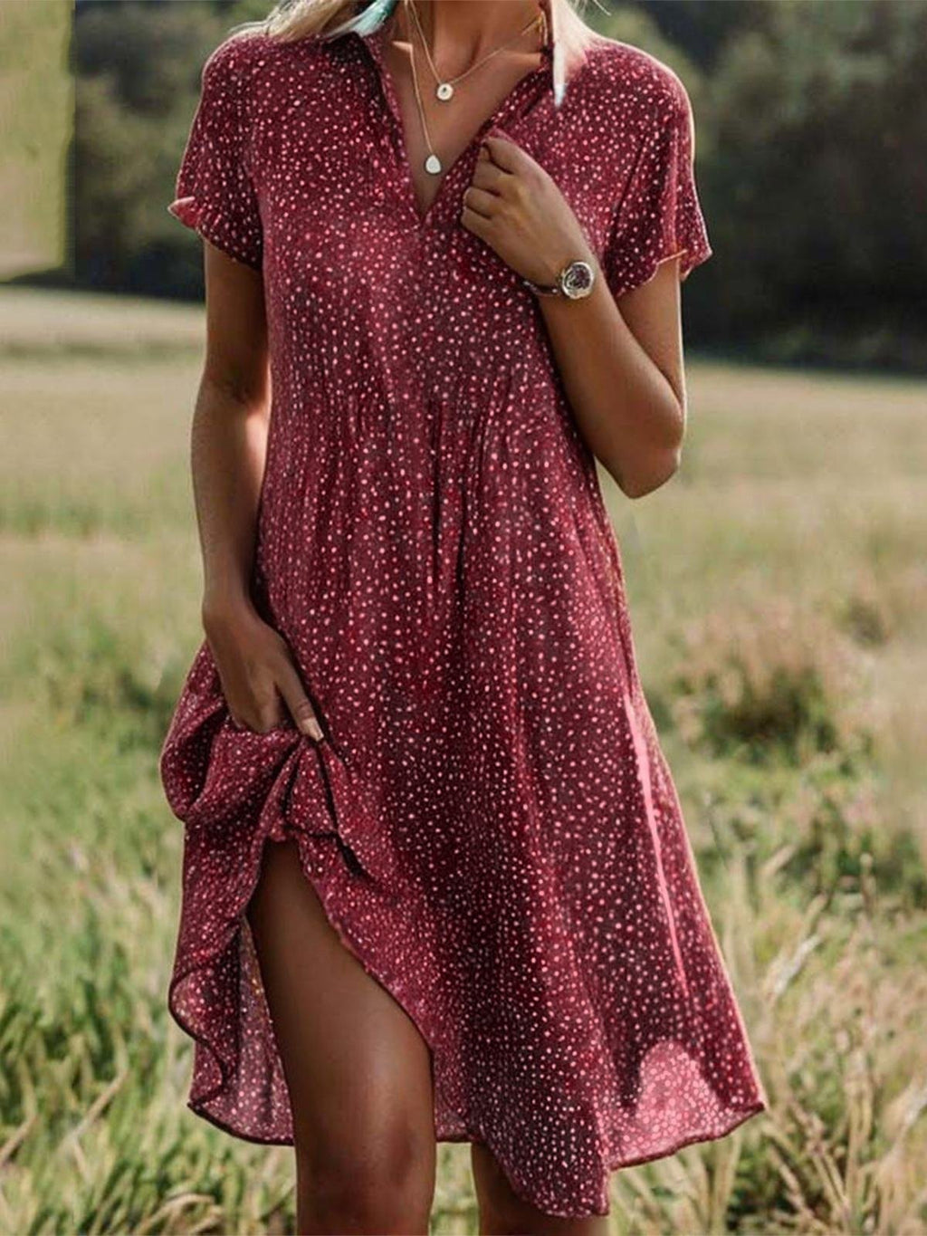 Valenzora | Kurzärmeliges grünes Minikleid mit Tupfen