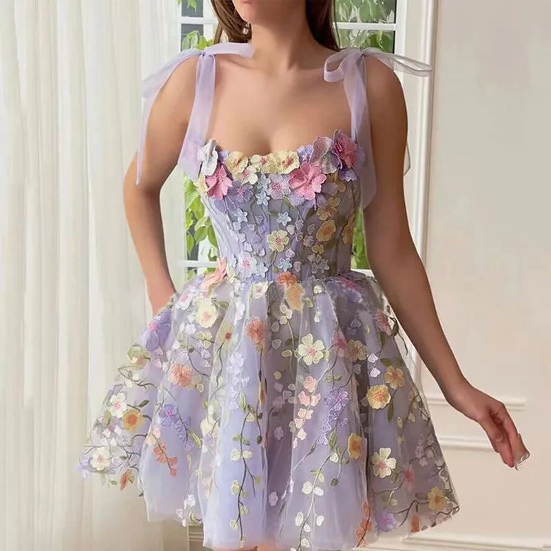 Valenzora | Cocktail dress with floral appliqués