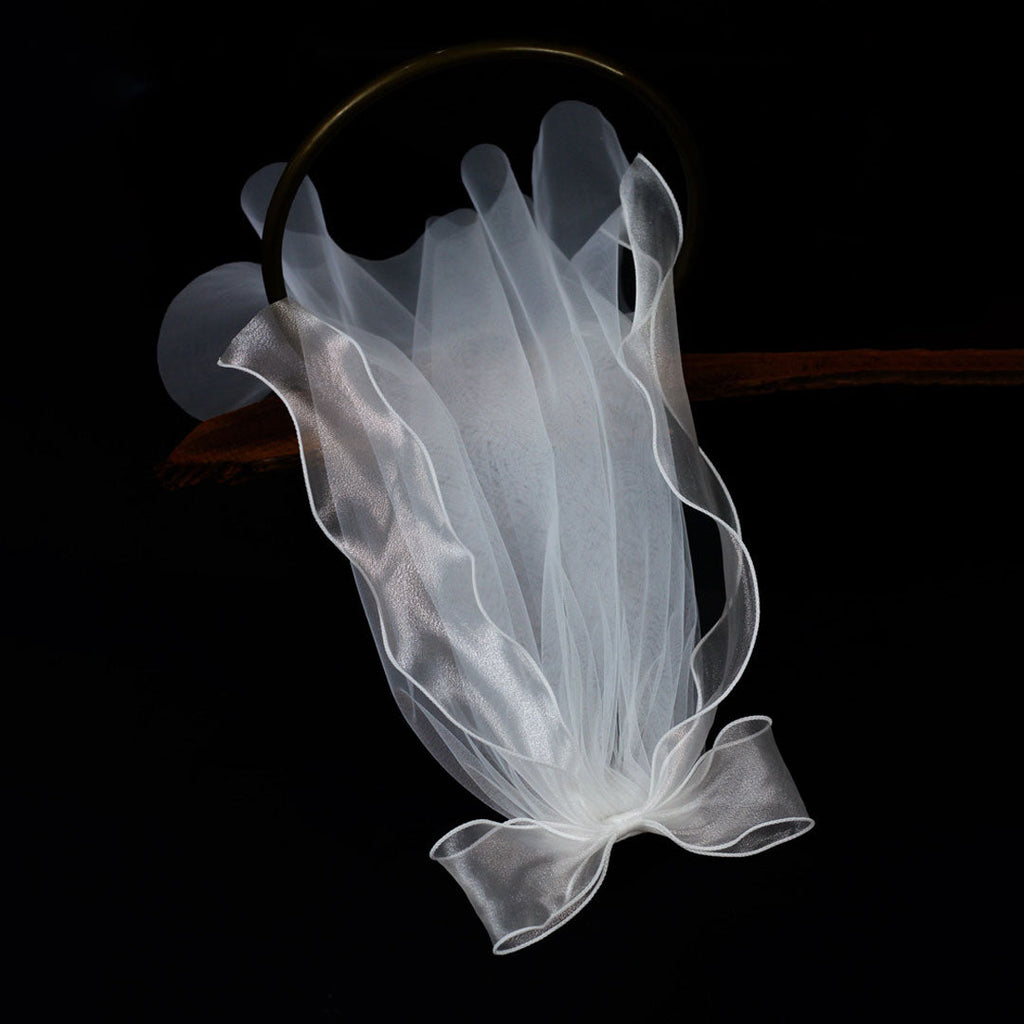 Valenzora | Bride-to-Be Short Ethereal Soft Tulle Polished Wavy Mesh Veil