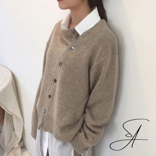 Valenzora | Wrap cardigan with stylish button details