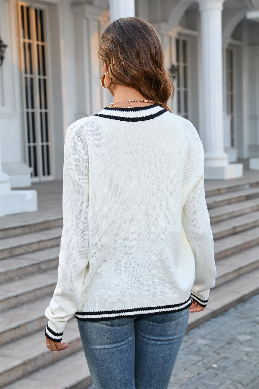 Long-sleeved cardigan with buttoned V-neck