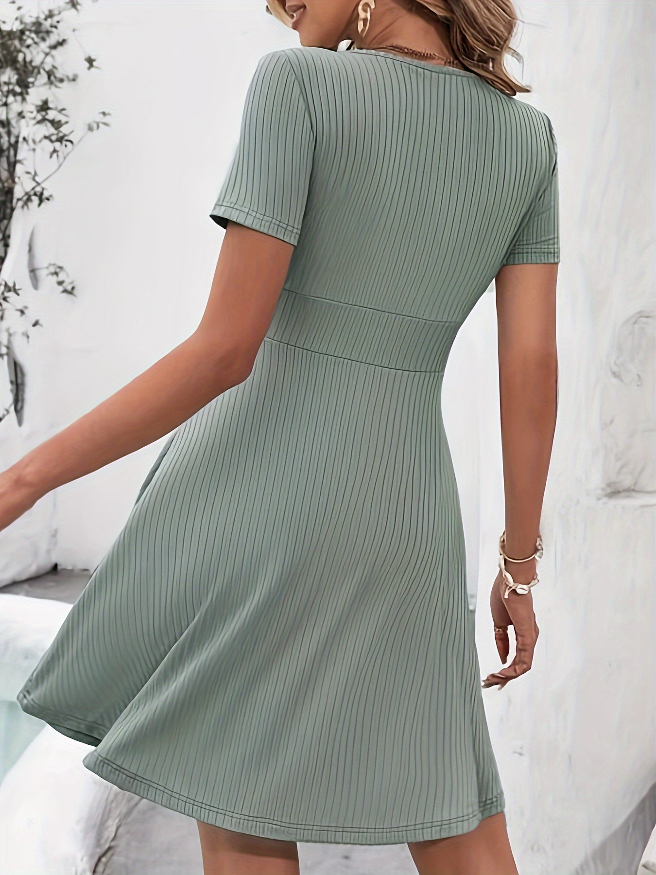 Valenzora | Damen-Sommerkleid mit V-Ausschnitt, elegant, figurbetont, kurze Ärmel