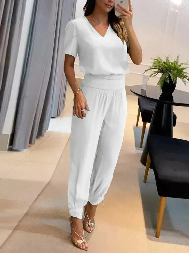 Valenzora | Two-piece set: V-neck, short-sleeved top & elasticated waist trousers, relaxed fit