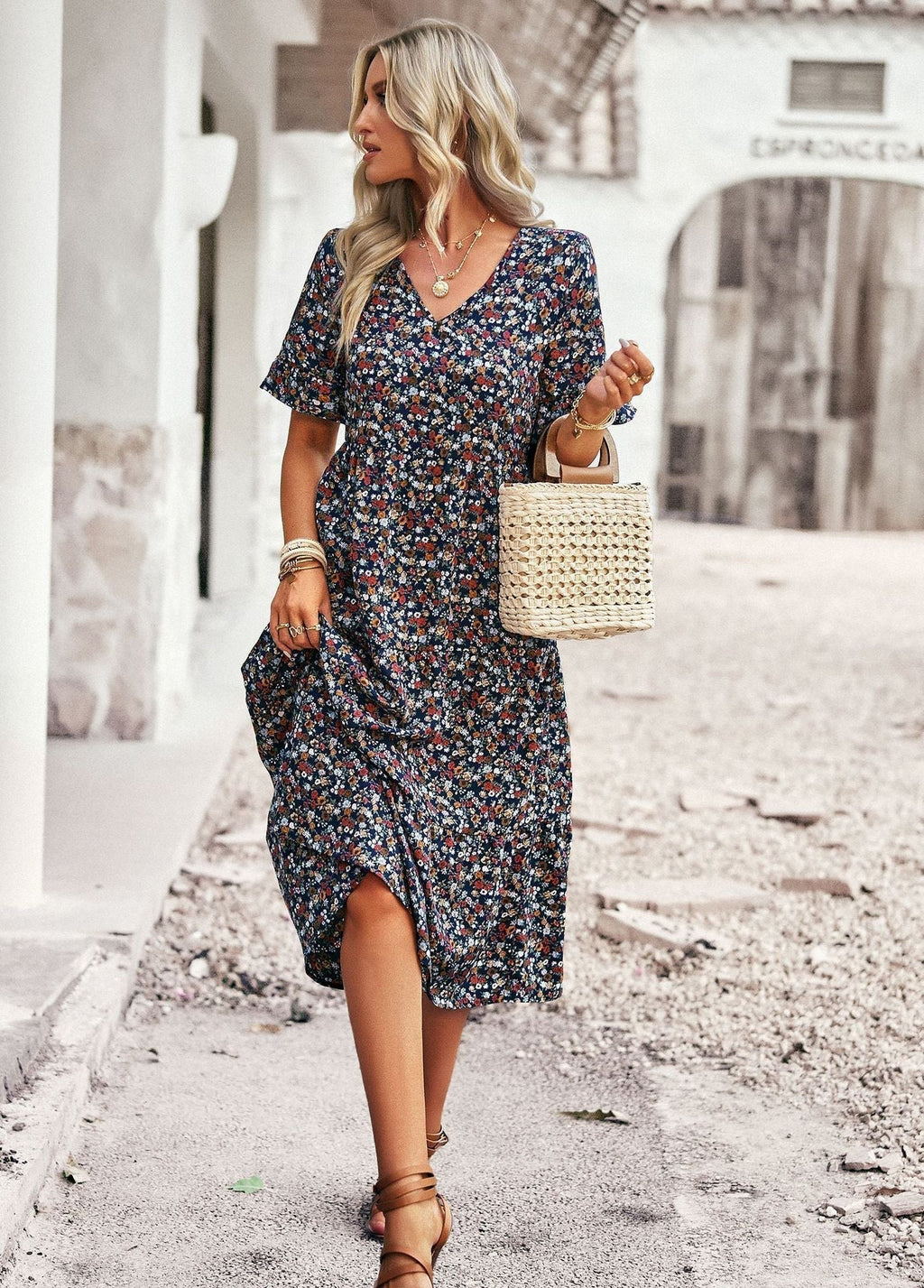 Valenzora | Elegant V-neck dress for women
