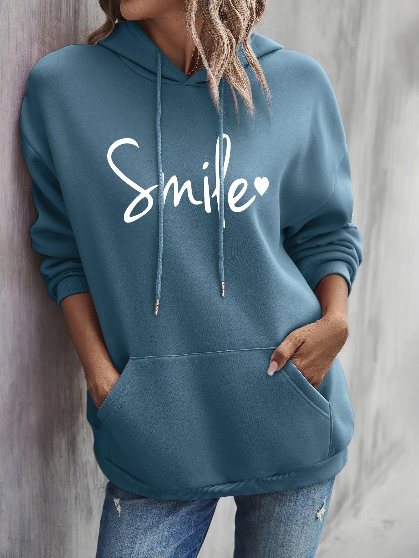 Valenzora | Gemütlicher Hoodie für Damen mit lässigem Lächeln-Print und Tunnelzug
