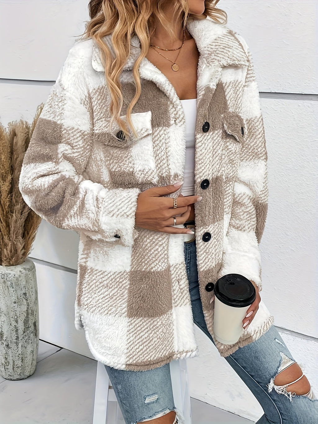 Valenzora | Warm women's jacket with check pattern