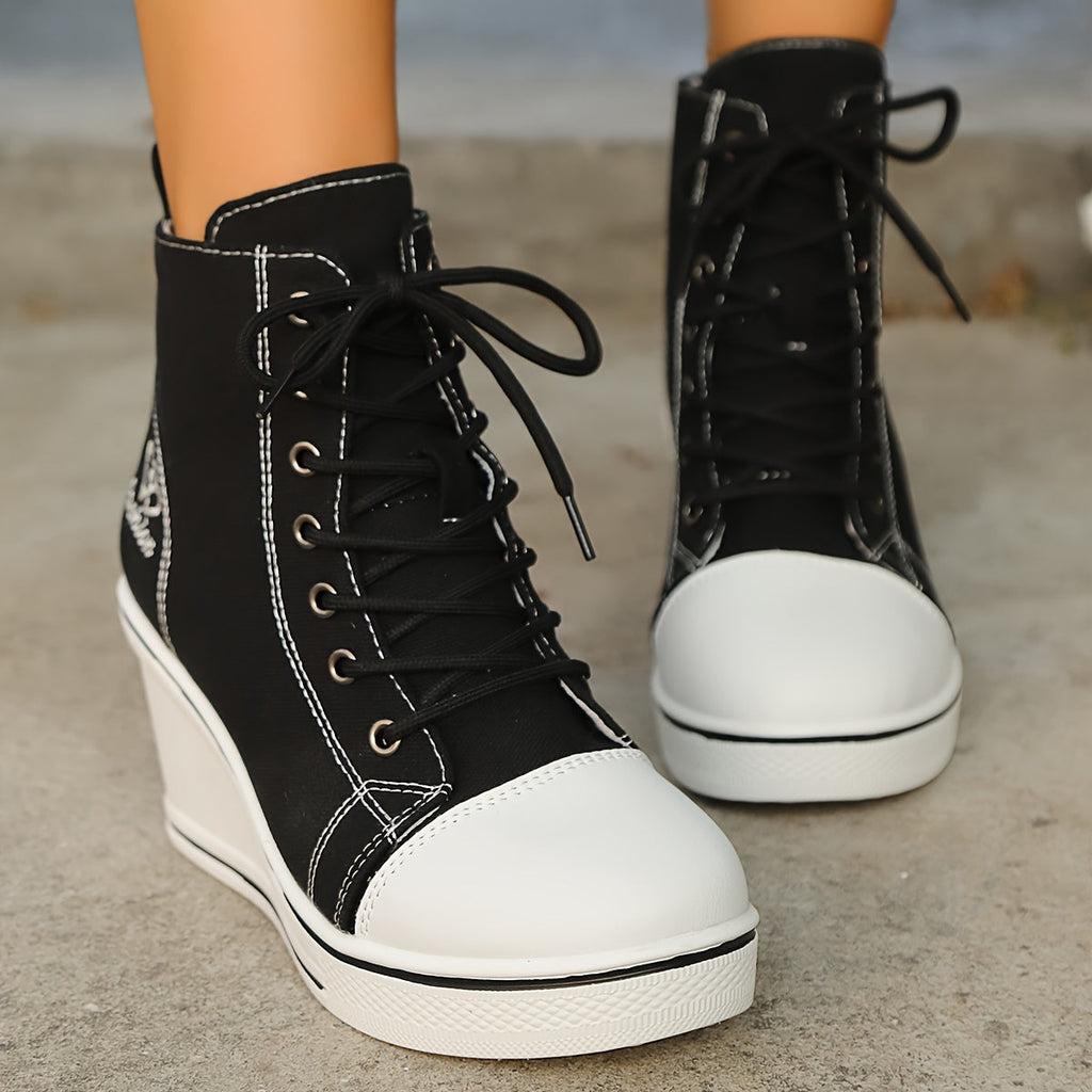 Valenzora | Simple canvas ankle boots with love motif