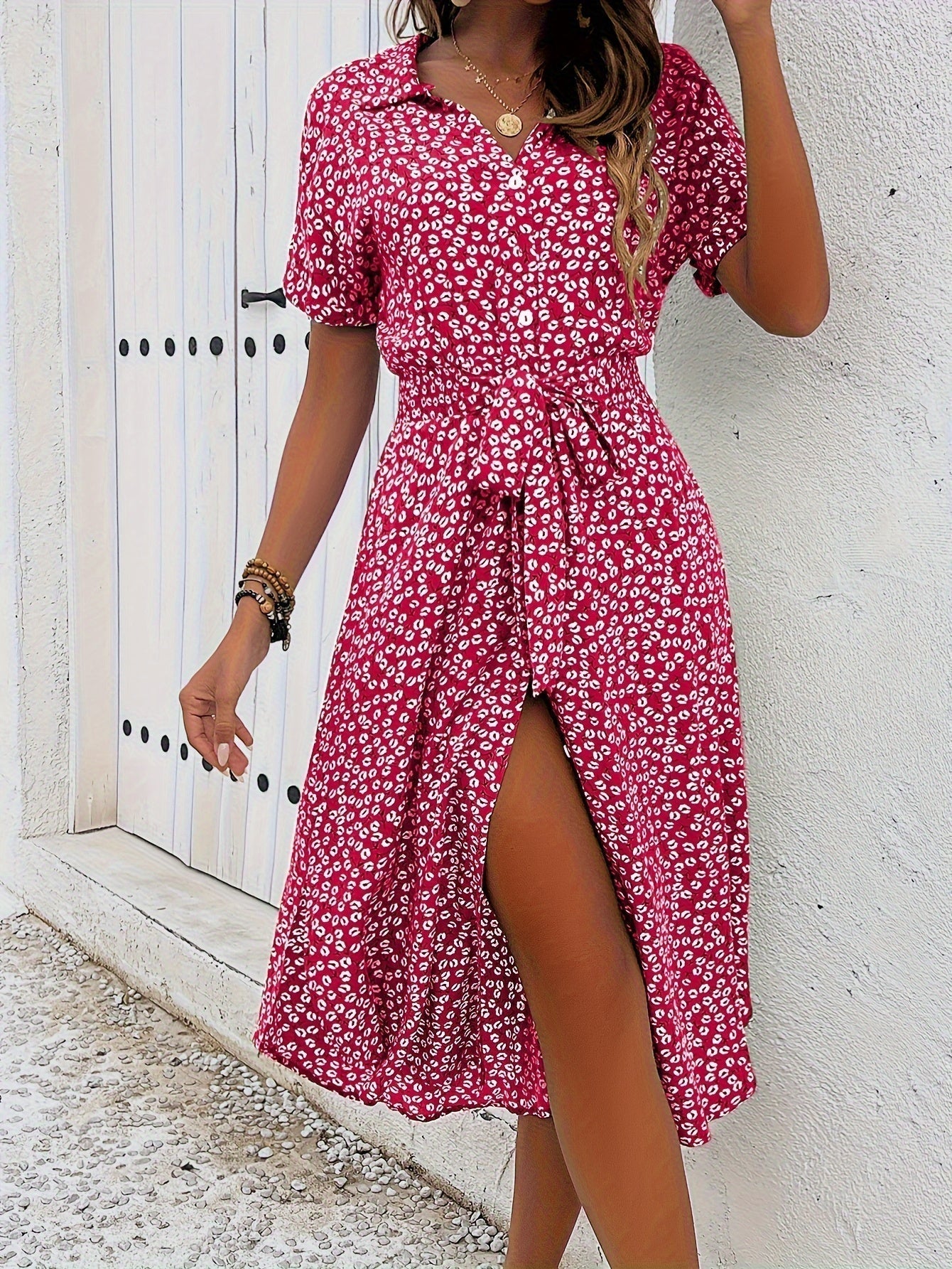 Valenzora | Elegant midi dress with flowers and belt, short sleeves, button closure