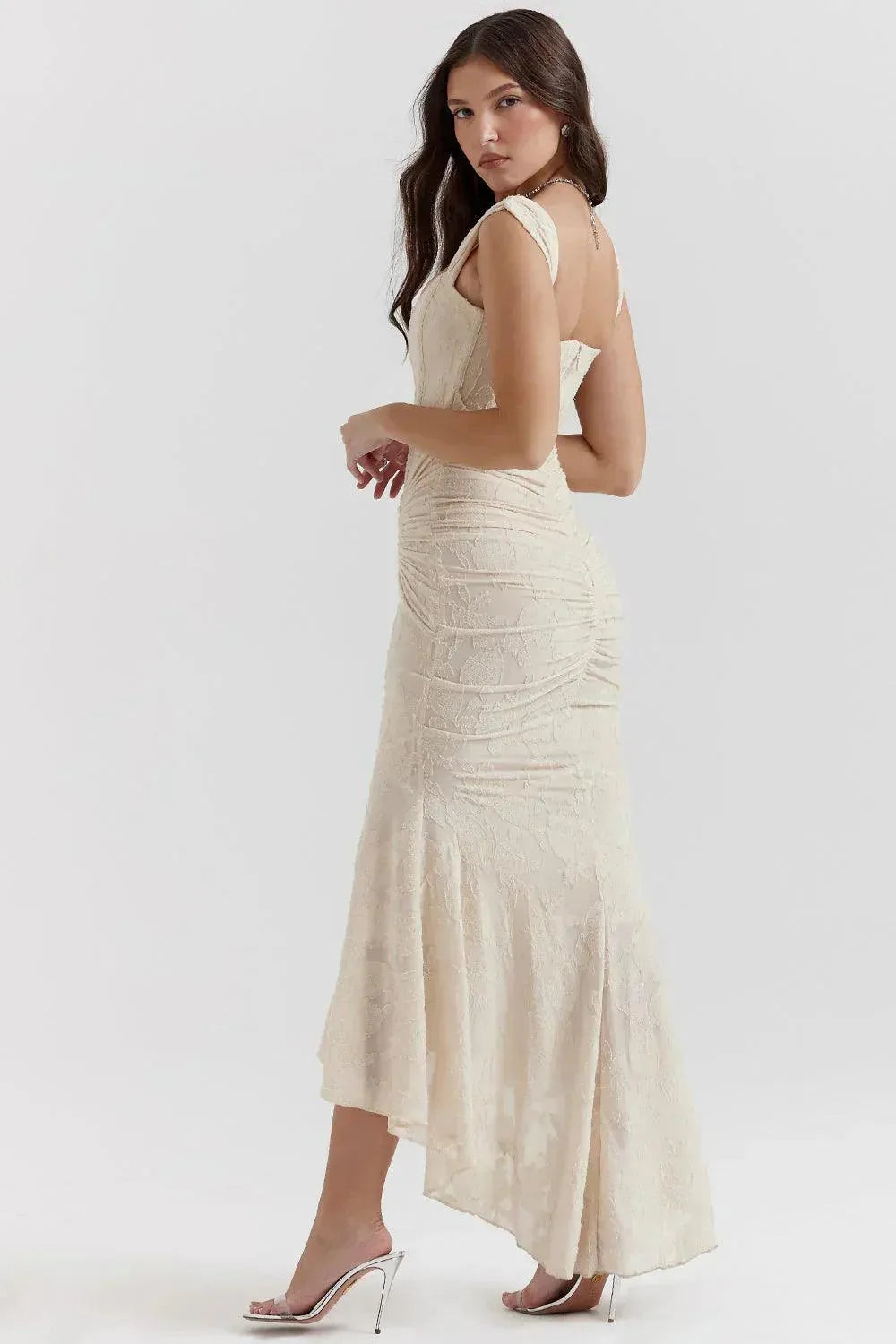 Valenzora | Vintage-Blumenkleid mit eingearbeiteten Korsettstäben und Falten. Perfekt für besondere Anlässe.