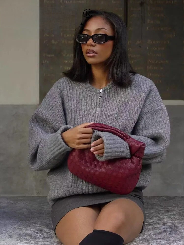 Großer Cardigan mit Reißverschluss
