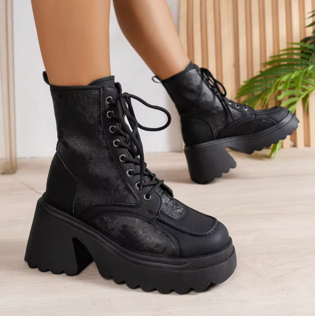 Valenzora | High-quality boots with chunky heels