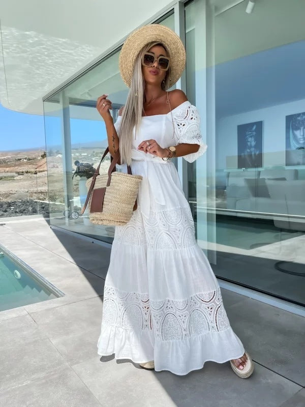 Valenzora | Casual, loose dress with lacing and lace embroidery