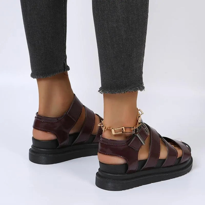 Valenzora | Sandals with buckle and platform with open toes