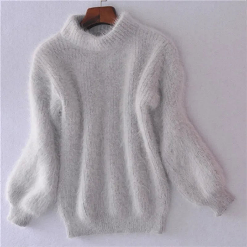 Valenzora | Vintage angora-style sweater: Loosely knitted and simple.