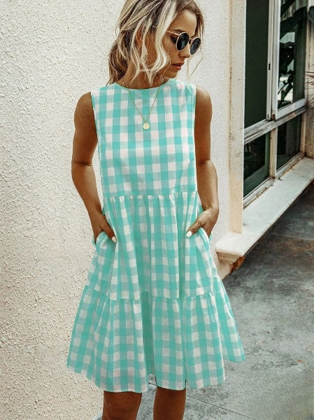 Valenzora | Fashion, Loose-fitting women's dress with round neckline, checked pastel medium skirt