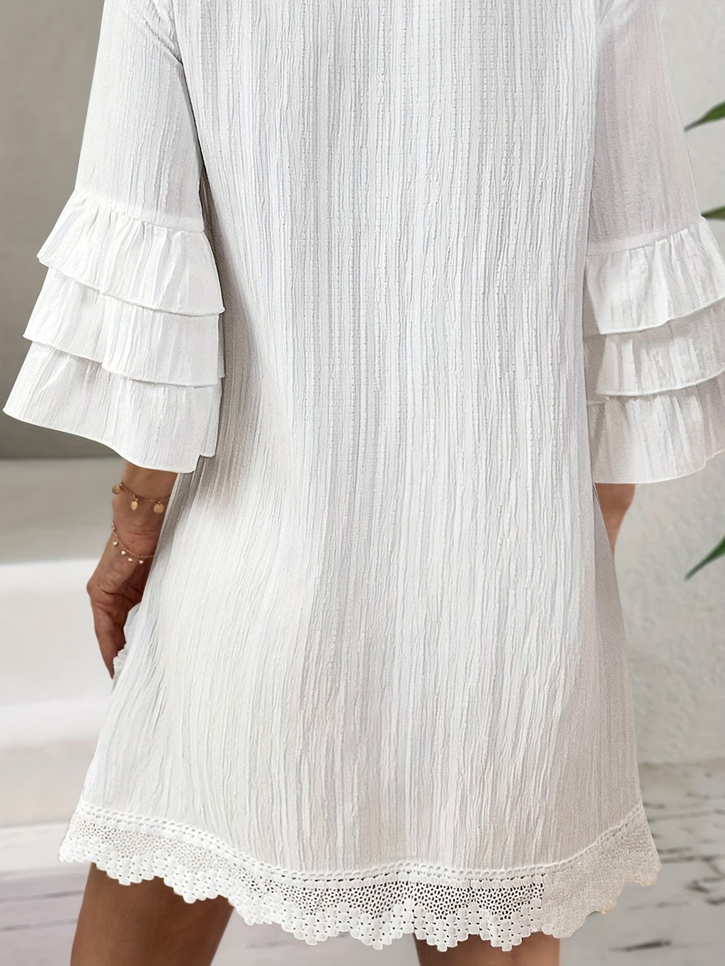Valenzora | Damenkleid mit Stickerei und Pompons, 3/4 Ärmel, weiß