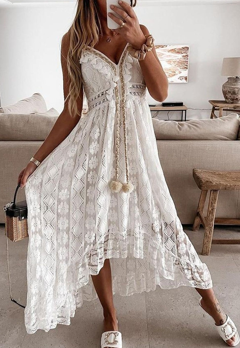 Valenzora | Spitzenkleid mit Häkelrüschen