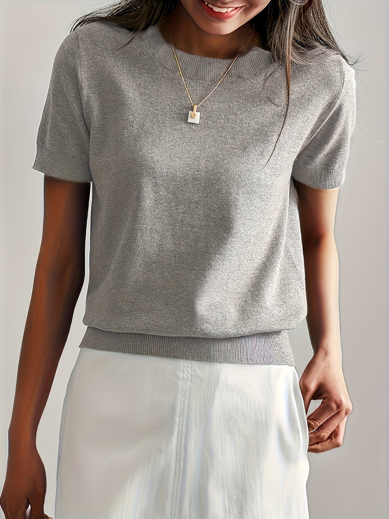Valenzora | Knit shirt with R neckline