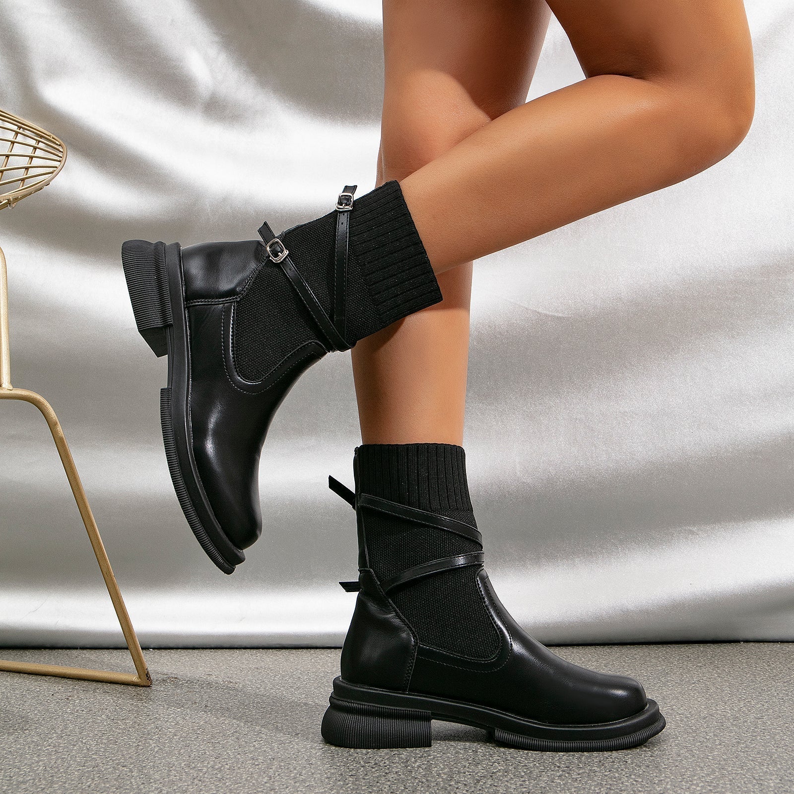 Valenzora | Elegant brown ankle boots with wrap straps