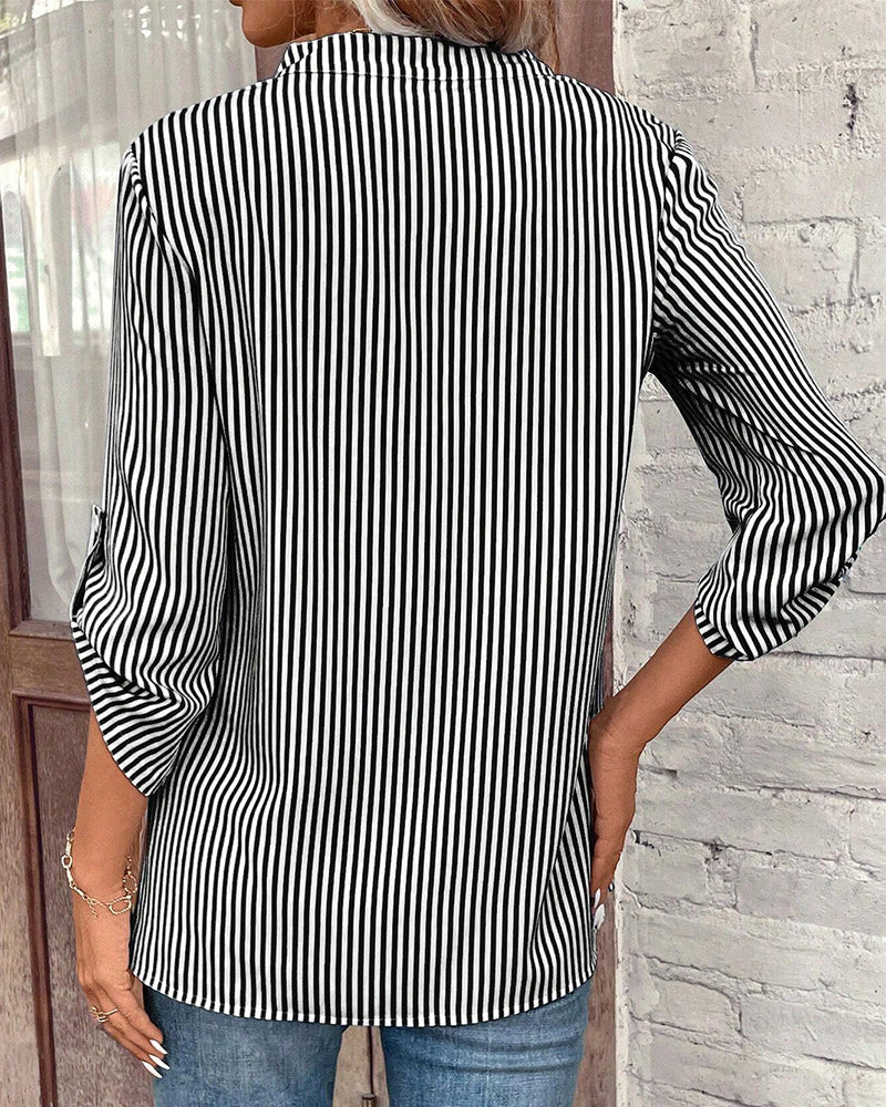 Valenzora | striped shirt with V-neck and chest pocket