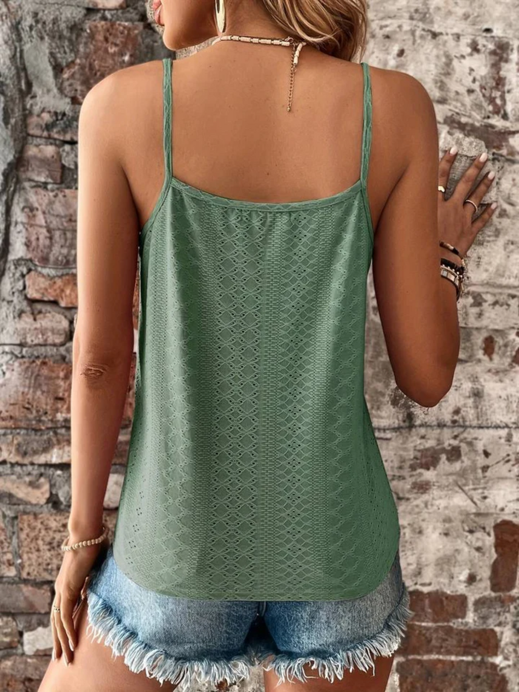 Valenzora | Elegant sleeveless top with lace trim and spaghetti straps