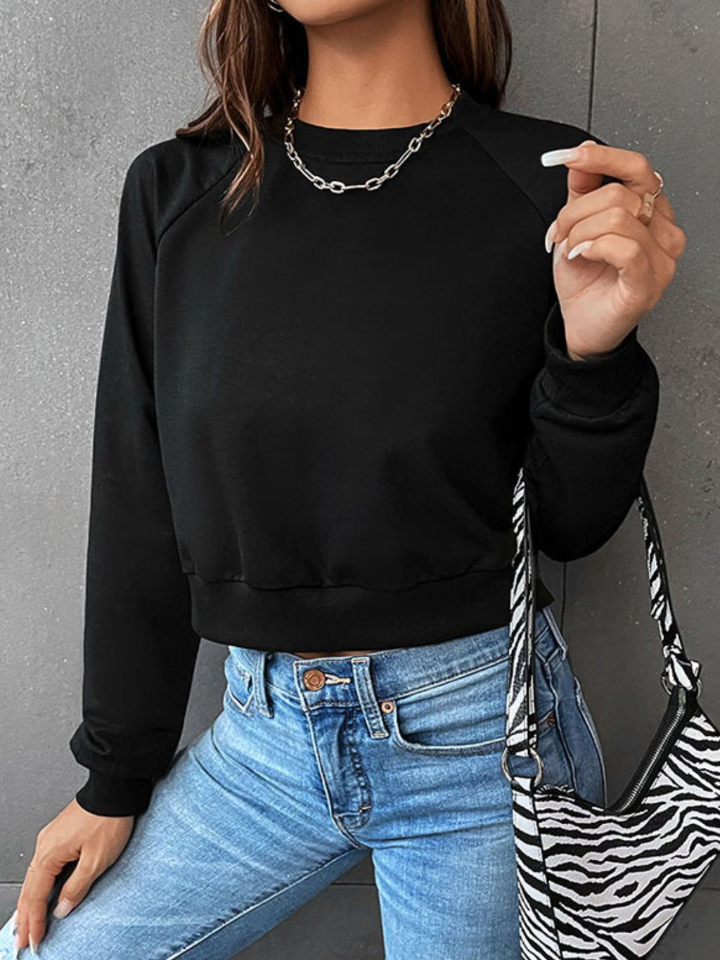 Valenzora | Stylischer kurzer Winter-Streetwear-Pullover für Damen