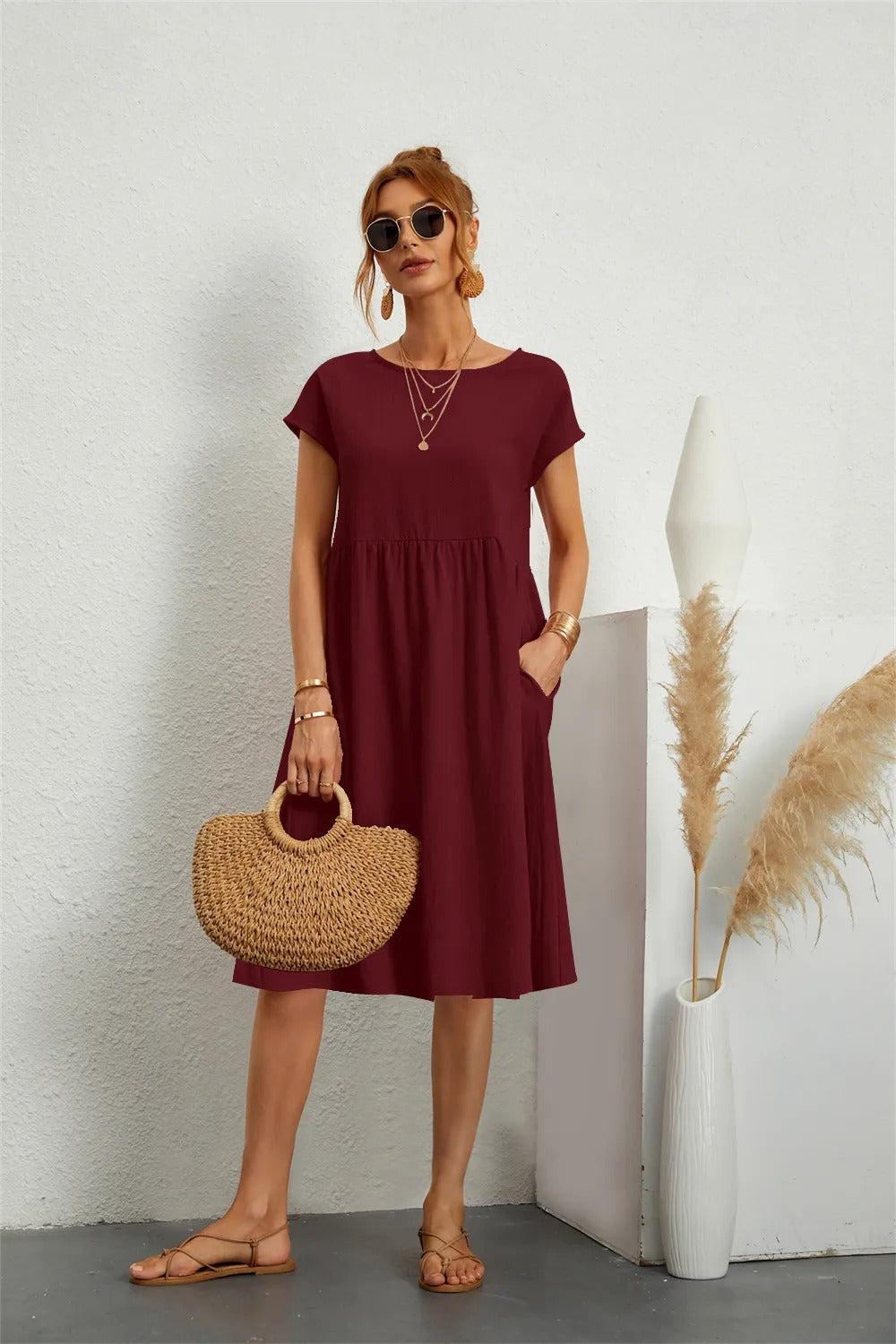 Valenzora | Elegant, fitted dress with timeless style for women