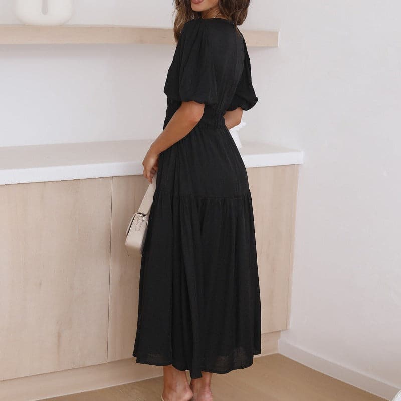Valenzora | Midi-Kleid, V-Ausschnitt, kurze Puffärmel, figurbetonte Silhouette, leicht und fließend