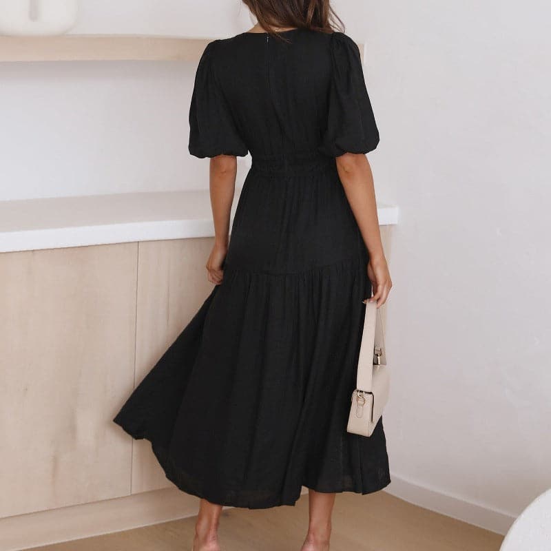 Valenzora | Midi-Kleid, V-Ausschnitt, kurze Puffärmel, figurbetonte Silhouette, leicht und fließend