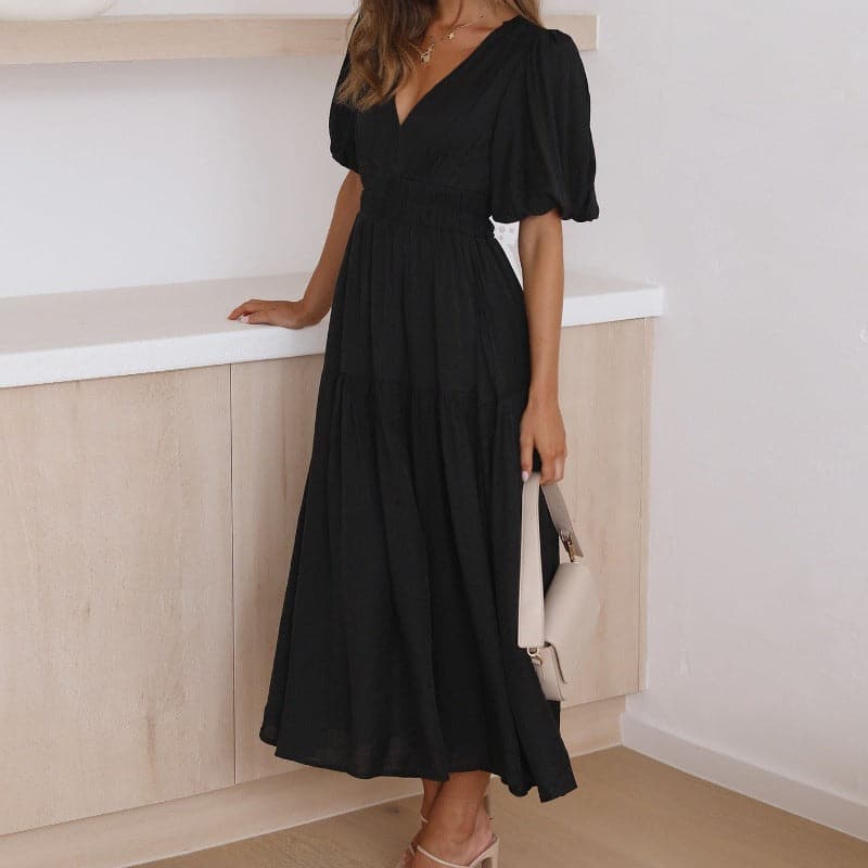 Valenzora | Midi-Kleid, V-Ausschnitt, kurze Puffärmel, figurbetonte Silhouette, leicht und fließend