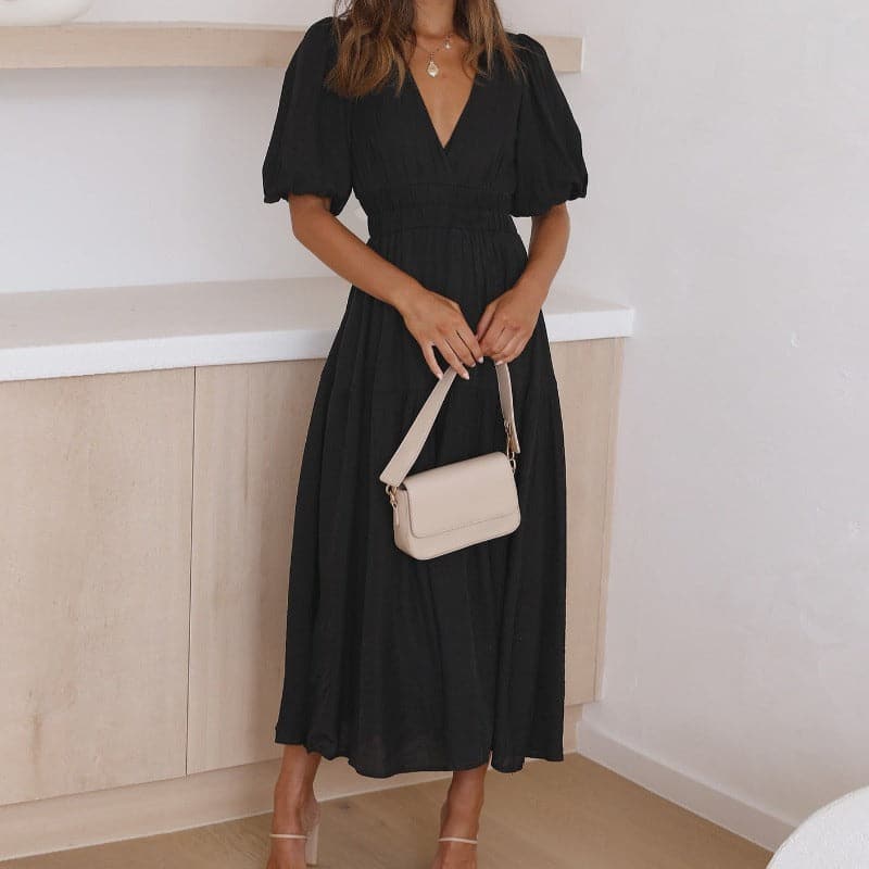 Valenzora | Midi-Kleid, V-Ausschnitt, kurze Puffärmel, figurbetonte Silhouette, leicht und fließend