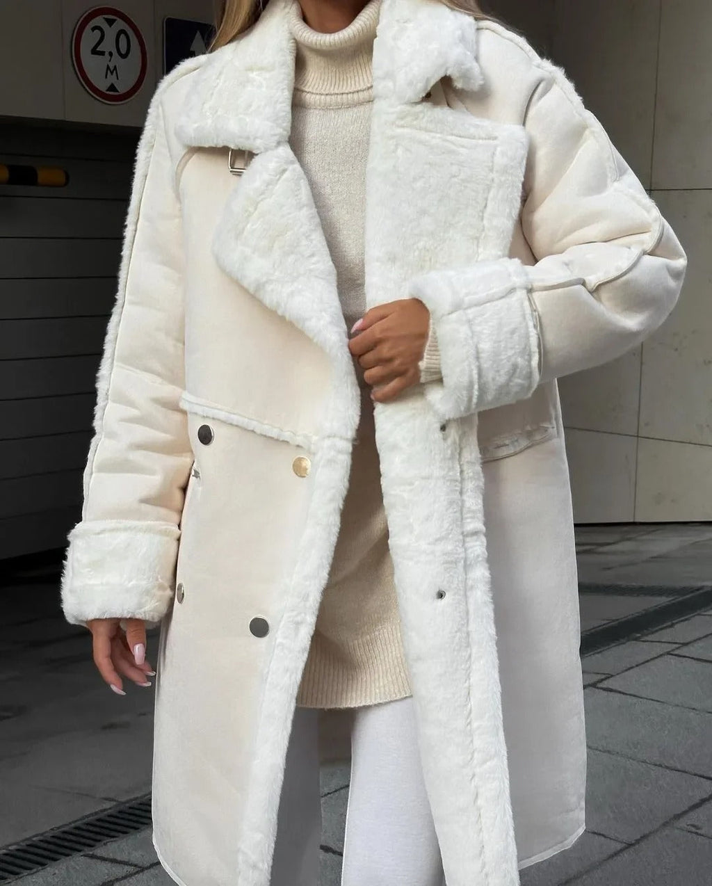 Valenzora | Loose teddy jacket made of lambswool with a casual collar