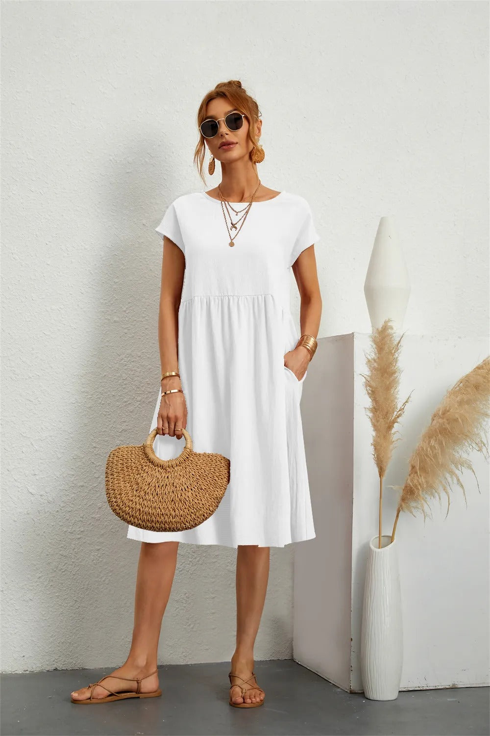 Valenzora | Elegant, fitted dress with timeless style for women