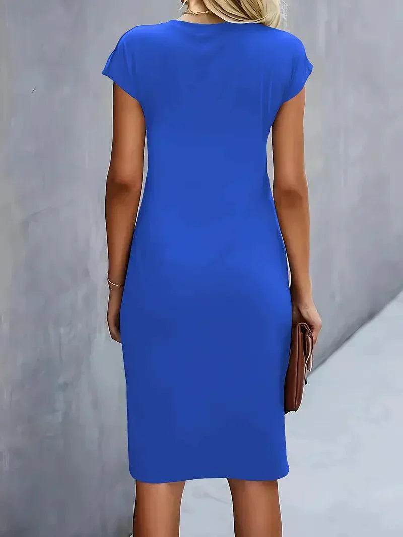 Valenzora | Stylish slim dress with round neckline