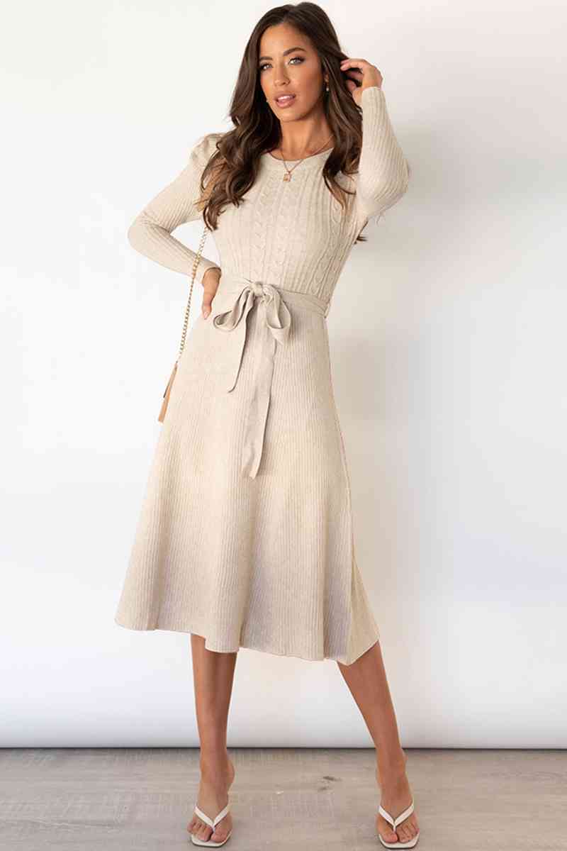 Valenzora | Rundhals-Langarm-Kleid mit Knotendetail an der Taille