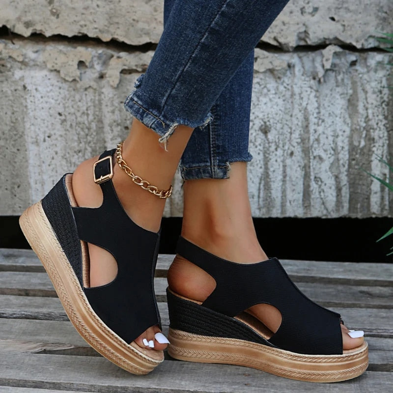 Valenzora - Buckle Wedge Sandals