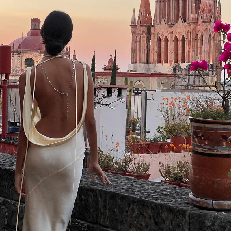 Valenzora | Elegant mermaid-style dress with a waterfall neckline